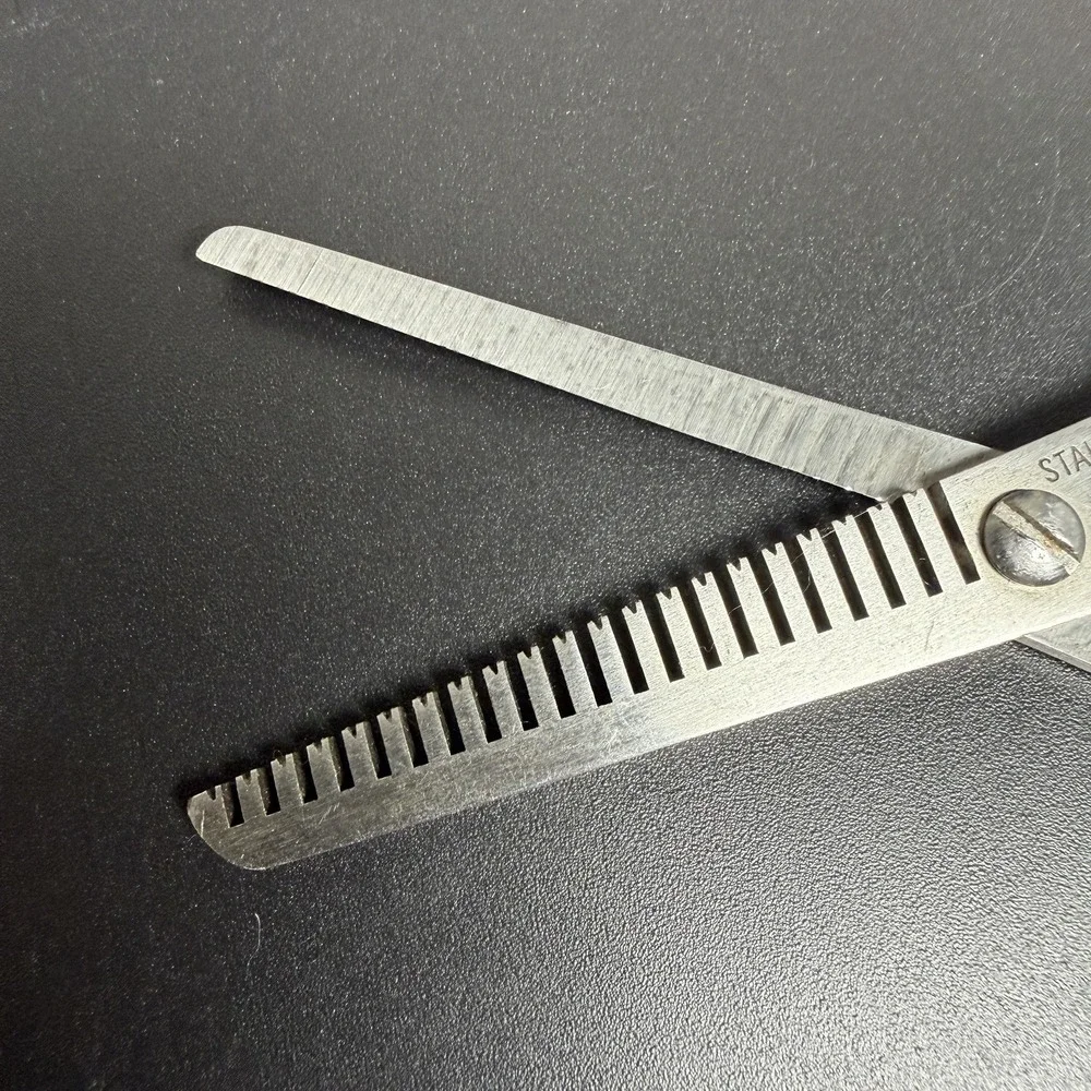 Lot Of 2‎ Vintage Thinning Shears Scissors Made in Italy And Japan Hofritz